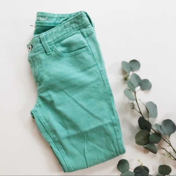 🍍Banana Republic teal capris - Picture 5 of 5